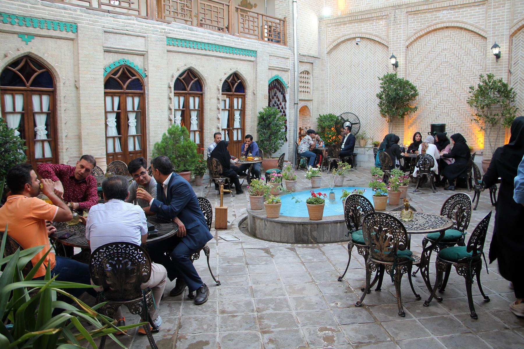 گردهمایی انجمن ورزشی نویسان استان کرمانشاه 