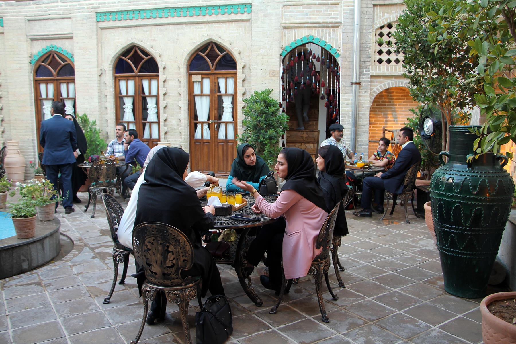 گردهمایی انجمن ورزشی نویسان استان کرمانشاه 