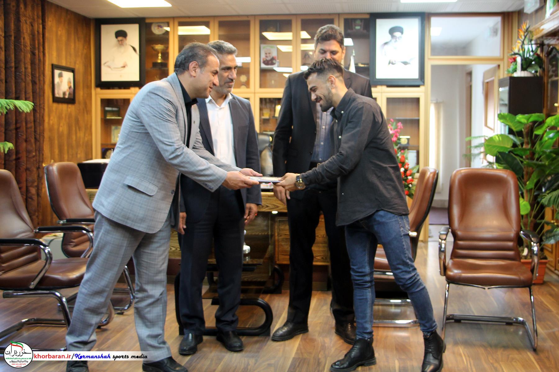 تجلیل از افتخارآفرینان کاراته استان کرمانشاه