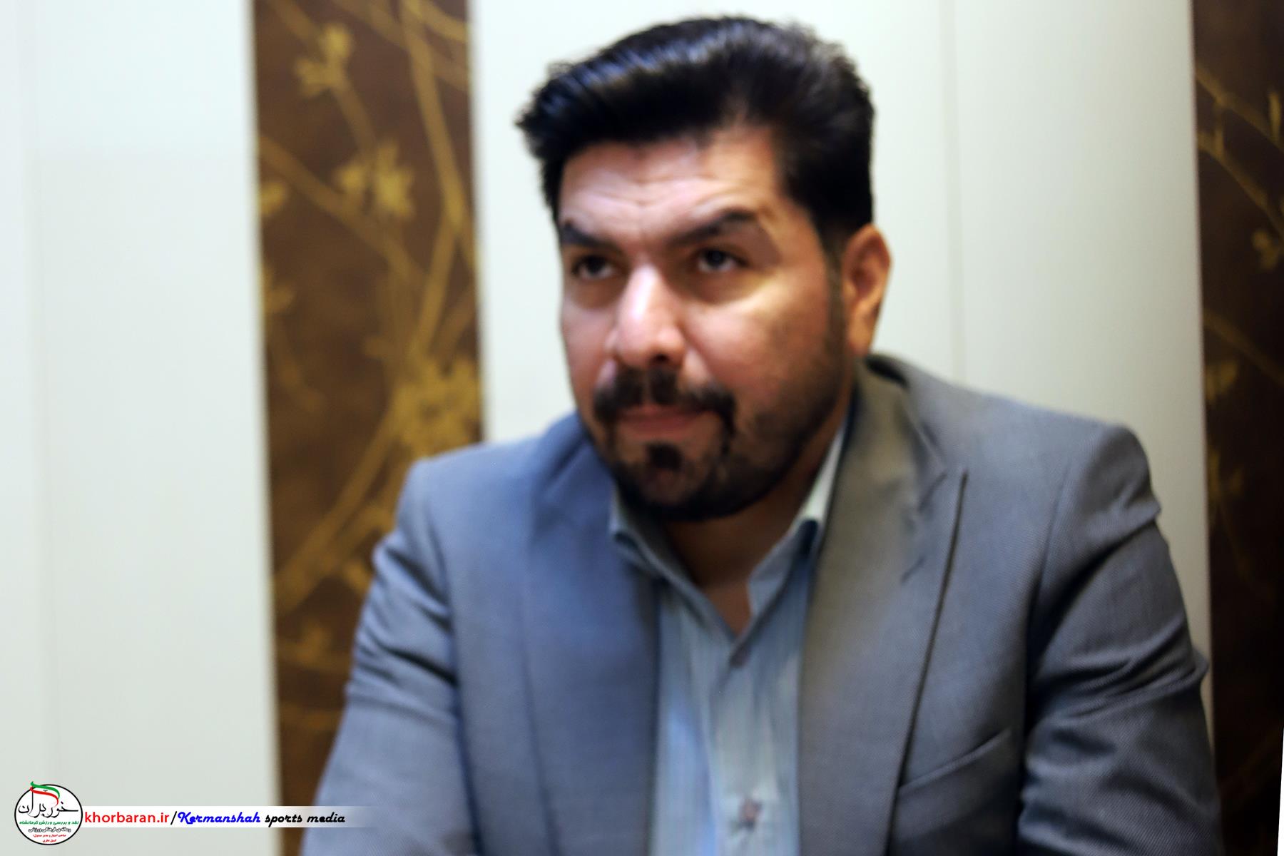 آرش نیکبخت