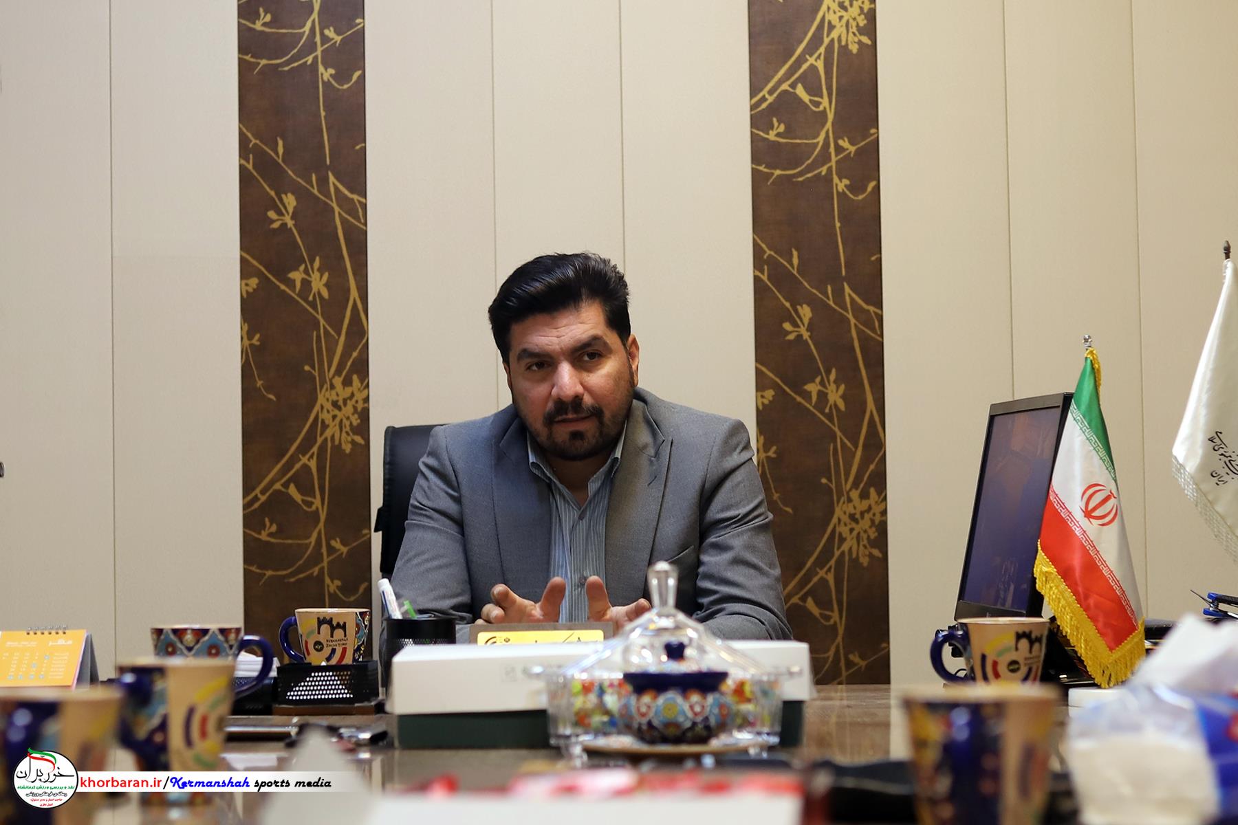 آرش نیکبخت
