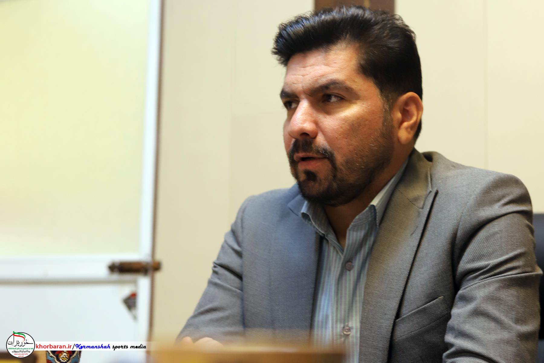 آرش نیکبخت
