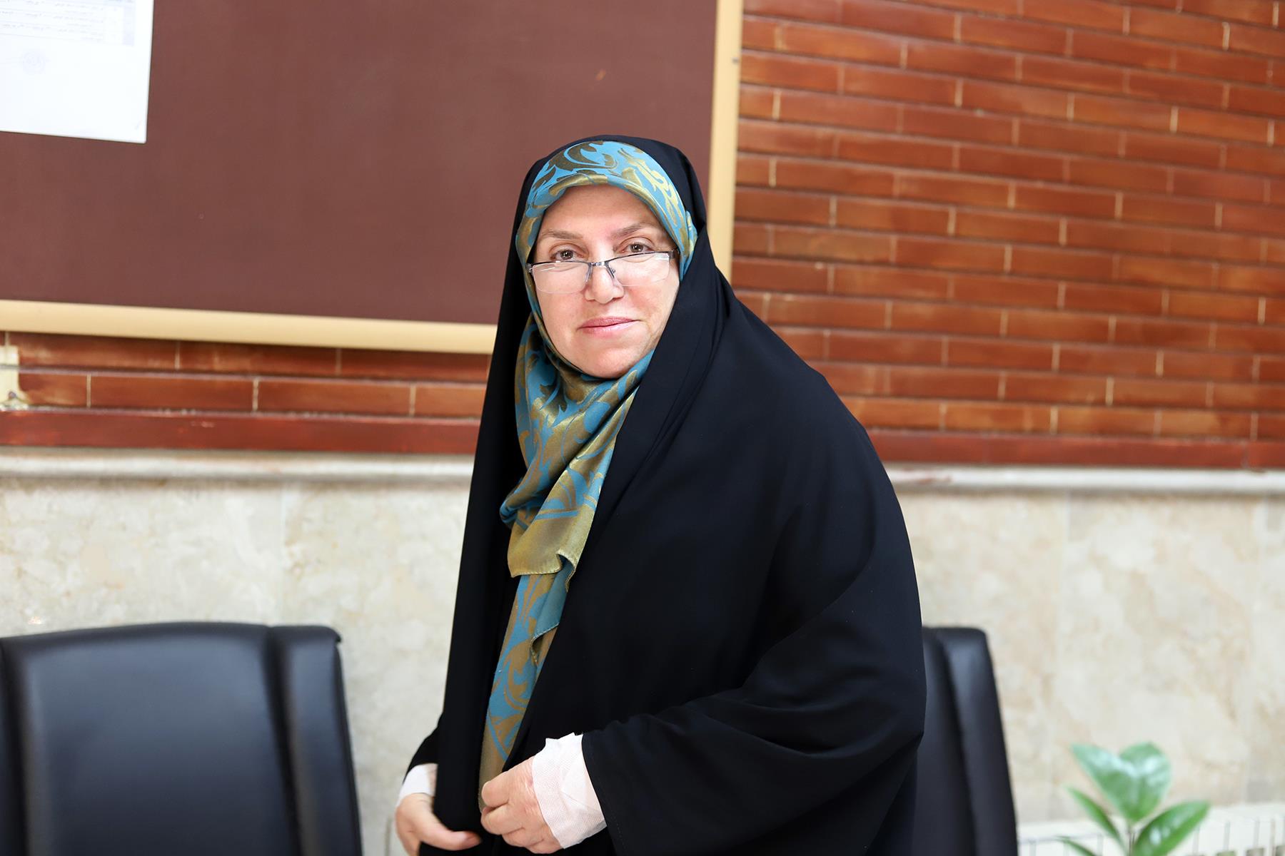 ثریا شهبازی رئیس هیات کوهنوردی کرمانشاه