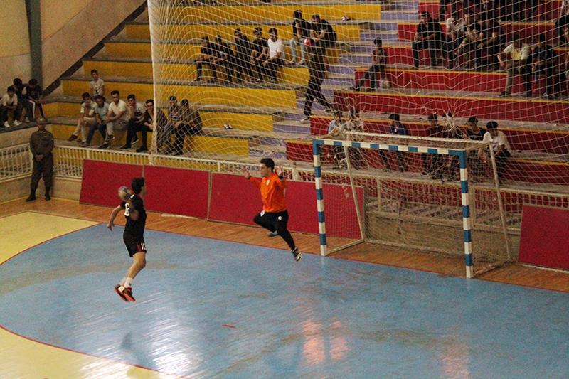  ورزشگاه «شهید شهبازی» اسلام‌آباد غرب و اوضاع نامناسب آن