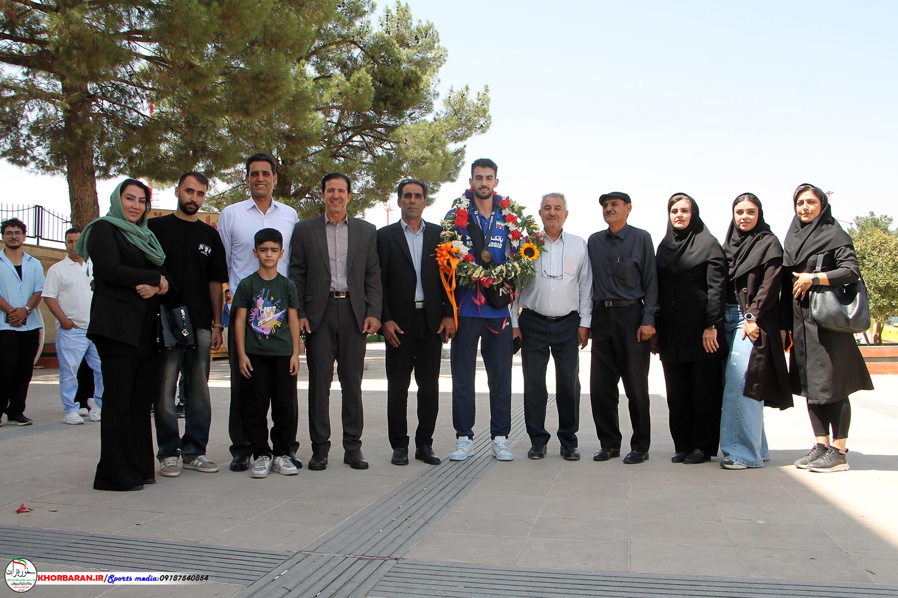 مانی علیخانی