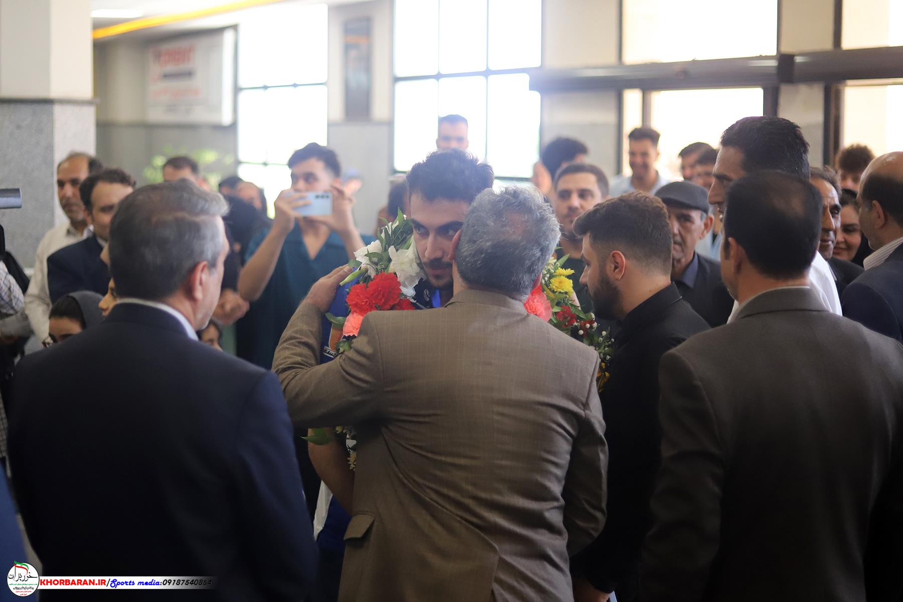 مانی علیخانی